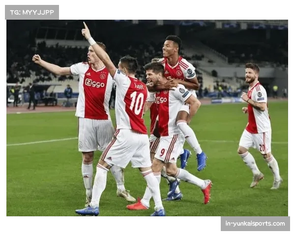 阿贾克斯3-2险胜PSV埃因霍温 国家德比精彩纷呈 阿贾克斯3-2险胜PSV埃因霍温 国家德比精彩纷呈